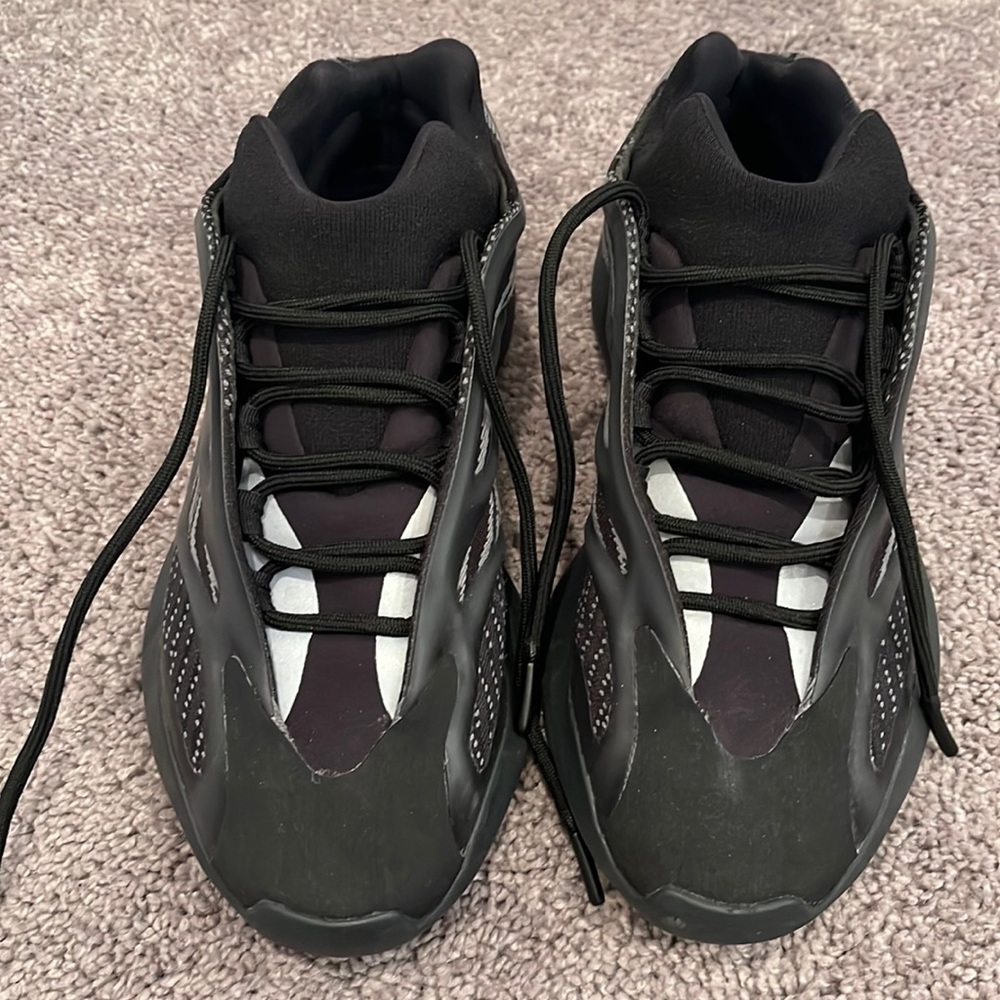 Yeezy 700 V3 'Alvah' - Size US 8 M- have original receipts from GOAT— LIKE NEW